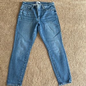 Loft Curvy Skinny Crop Size 31/12